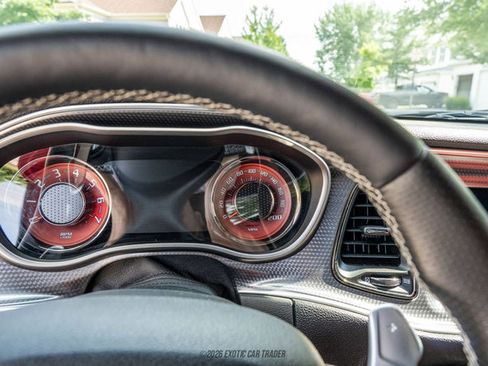 Used 2016 Dodge Challenger SRT Hellcat RWD image 41