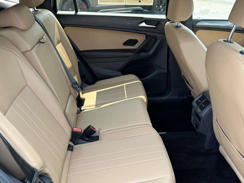 Used 2023 Volkswagen Tiguan SE w/ Panoramic Sunroof Package AWD/4WD image 14