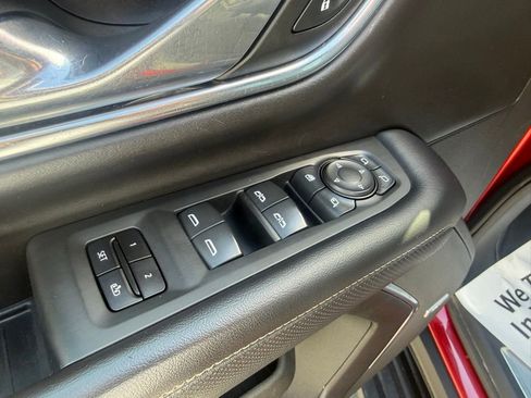 Used 2021 GMC Yukon XL SLT w/ SLT Premium Package AWD/4WD image 12