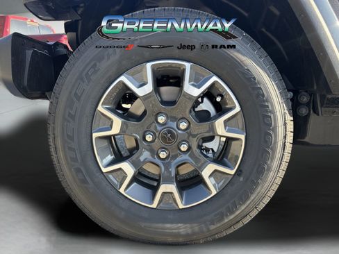 New 2026 Jeep Gladiator Sahara image 31