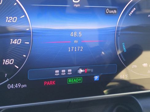 Used 2025 Mercedes-Benz GLC 350e 4MATIC image 11