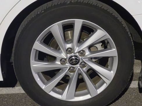 Used 2024 Toyota Camry LE w/ Convenience Package FWD image 16