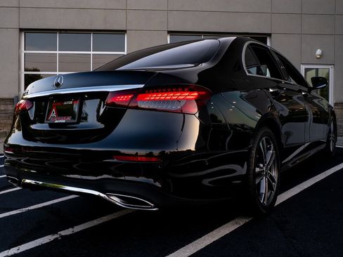 Used 2021 Mercedes-Benz E 350 Sedan image 11
