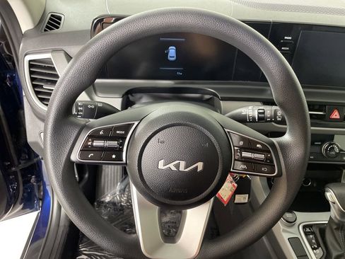 New 2026 Kia Seltos LX image 17