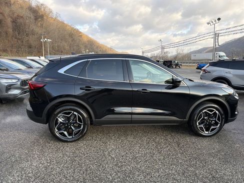 New 2026 Ford Escape Platinum w/ Premium Technology Package AWD/4WD image 2