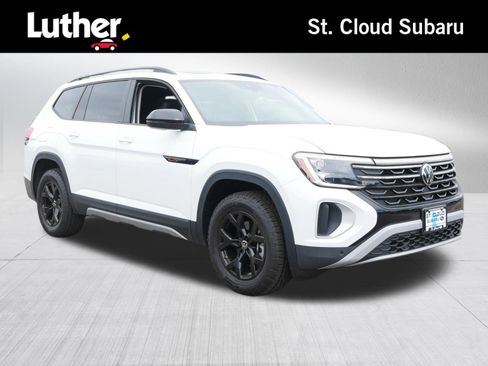 Used 2025 Volkswagen Atlas Peak Edition SE AWD/4WD image 1