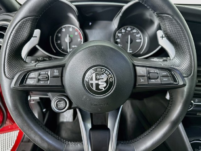 Used 2023 Alfa Romeo Giulia Veloce AWD/4WD image 21