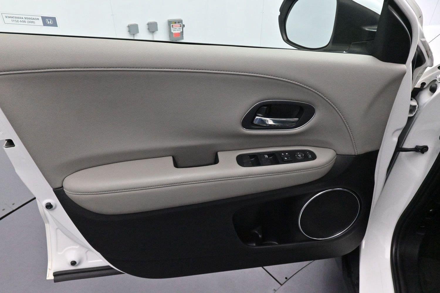 Used 2018 Honda HR-V EX-L image 10