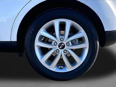 Used 2018 Kia Soul + FWD image 8