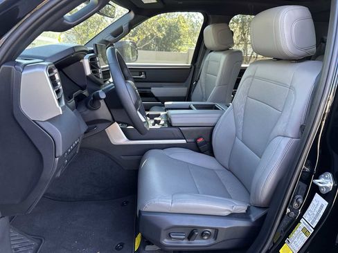 Used 2025 Toyota Tundra Limited image 15