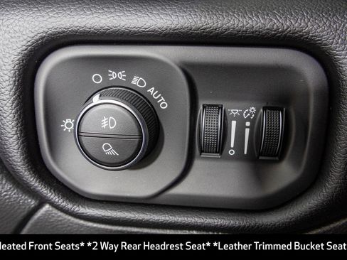 New 2026 RAM 3500 Laramie AWD/4WD image 39