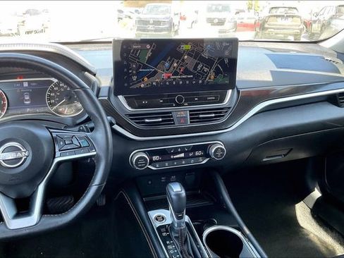 Certified 2023 Nissan Altima 2.0 SR FWD image 5