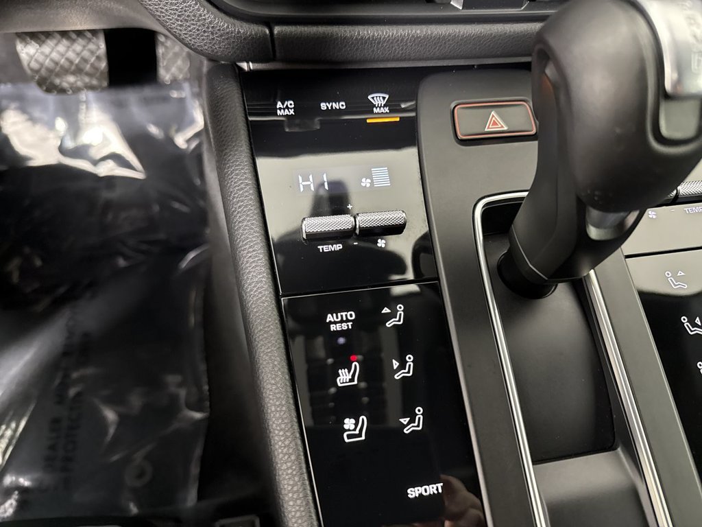 Certified 2024 Porsche Macan S AWD/4WD image 31