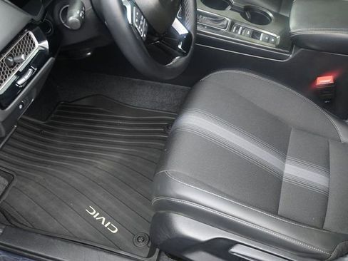 Used 2025 Honda Civic Sport image 19