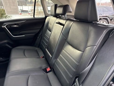 Used 2023 Toyota RAV4 XLE Premium image 27