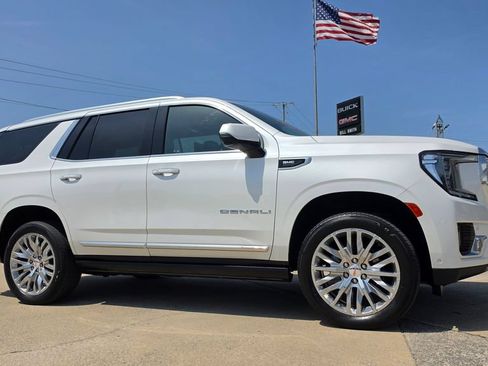 Used 2023 GMC Yukon Denali w/ Denali Reserve Package AWD/4WD image 1