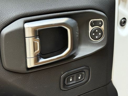 Used 2022 Jeep Wrangler Unlimited Rubicon w/ Safety Group image 20