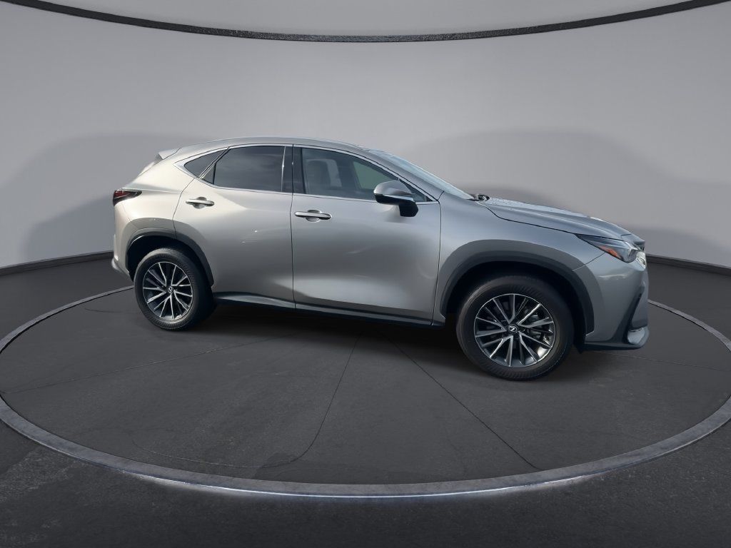 Used 2024 Lexus NX 250 FWD image 2