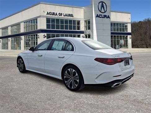 Used 2025 Mercedes-Benz E 450 4MATIC Sedan image 4