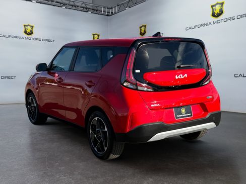 Used 2023 Kia Soul EX image 3