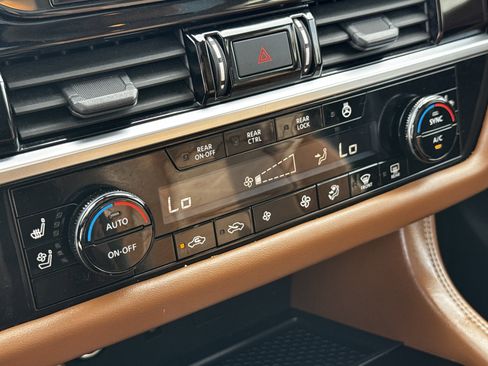 Used 2023 Nissan Pathfinder Platinum image 20