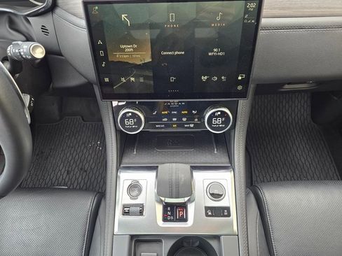 Used 2023 Jaguar F-PACE S image 29