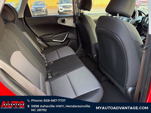 Used 2024 Kia Soul LX w/ Option Group 015 FWD image 30