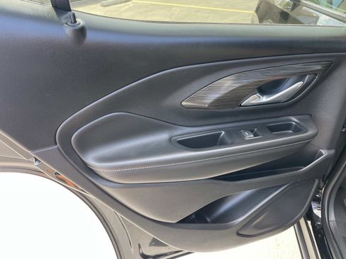 Used 2023 GMC Terrain SLE w/ Driver Convenience Package image 23