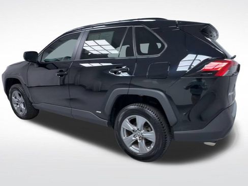 Certified 2023 Toyota RAV4 LE AWD/4WD image 7