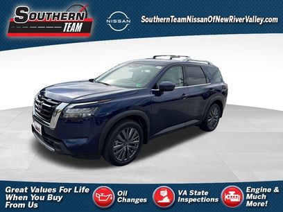 New 2025 Nissan Pathfinder SL w/ SL Premium Package
