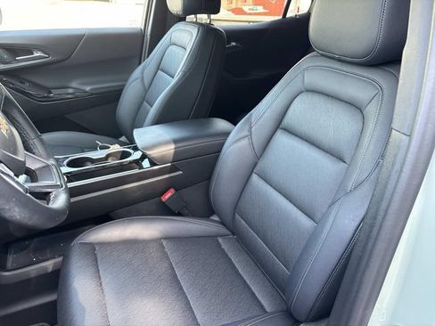 Used 2025 Chevrolet Equinox LT w/ Convenience Package II FWD image 11