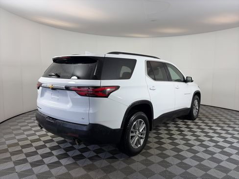 Used 2023 Chevrolet Traverse LT w/ Rear Camera Mirror Package AWD/4WD image 11