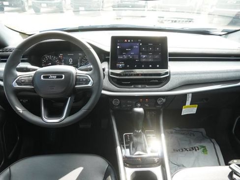 Used 2023 Jeep Compass Latitude AWD/4WD image 15