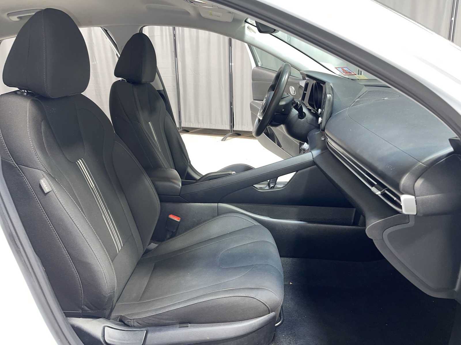 Used 2021 Hyundai Elantra SEL FWD image 14
