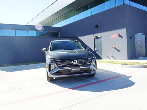 New 2026 Hyundai Tucson SE image 2