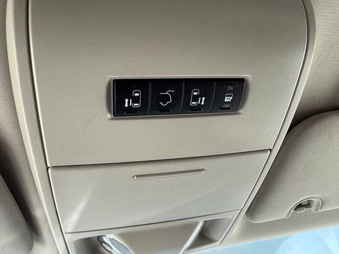 Used 2016 Dodge Grand Caravan SXT FWD image 30