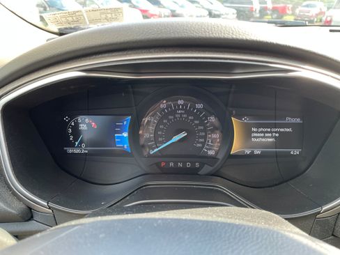 Used 2020 Ford Fusion SE AWD/4WD image 19
