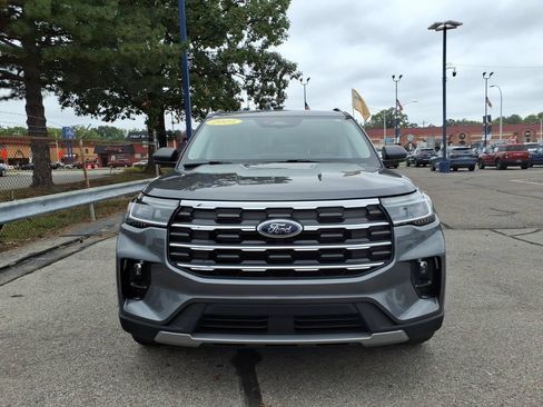 Certified 2025 Ford Explorer Active w/ Active Comfort Package AWD/4WD image 3