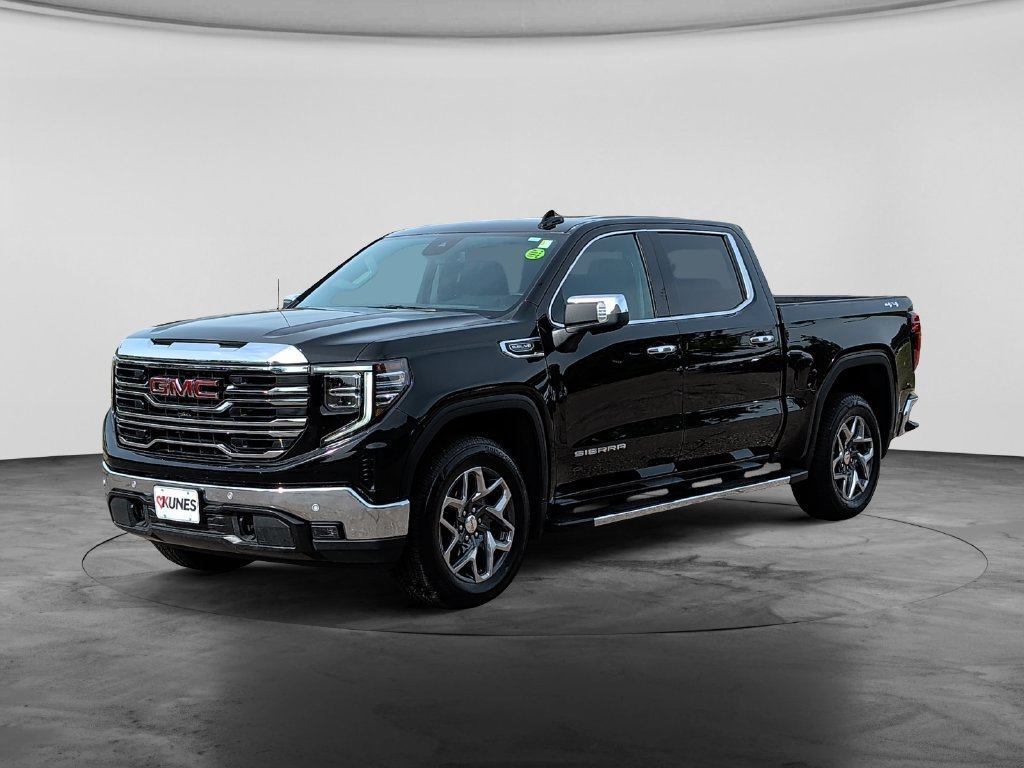 Used 2024 GMC Sierra 1500 SLT w/ SLT Premium Plus Package AWD/4WD image 3