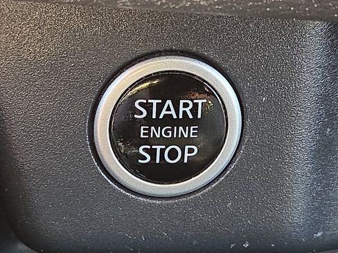 Used 2023 Nissan Rogue SV AWD/4WD image 20
