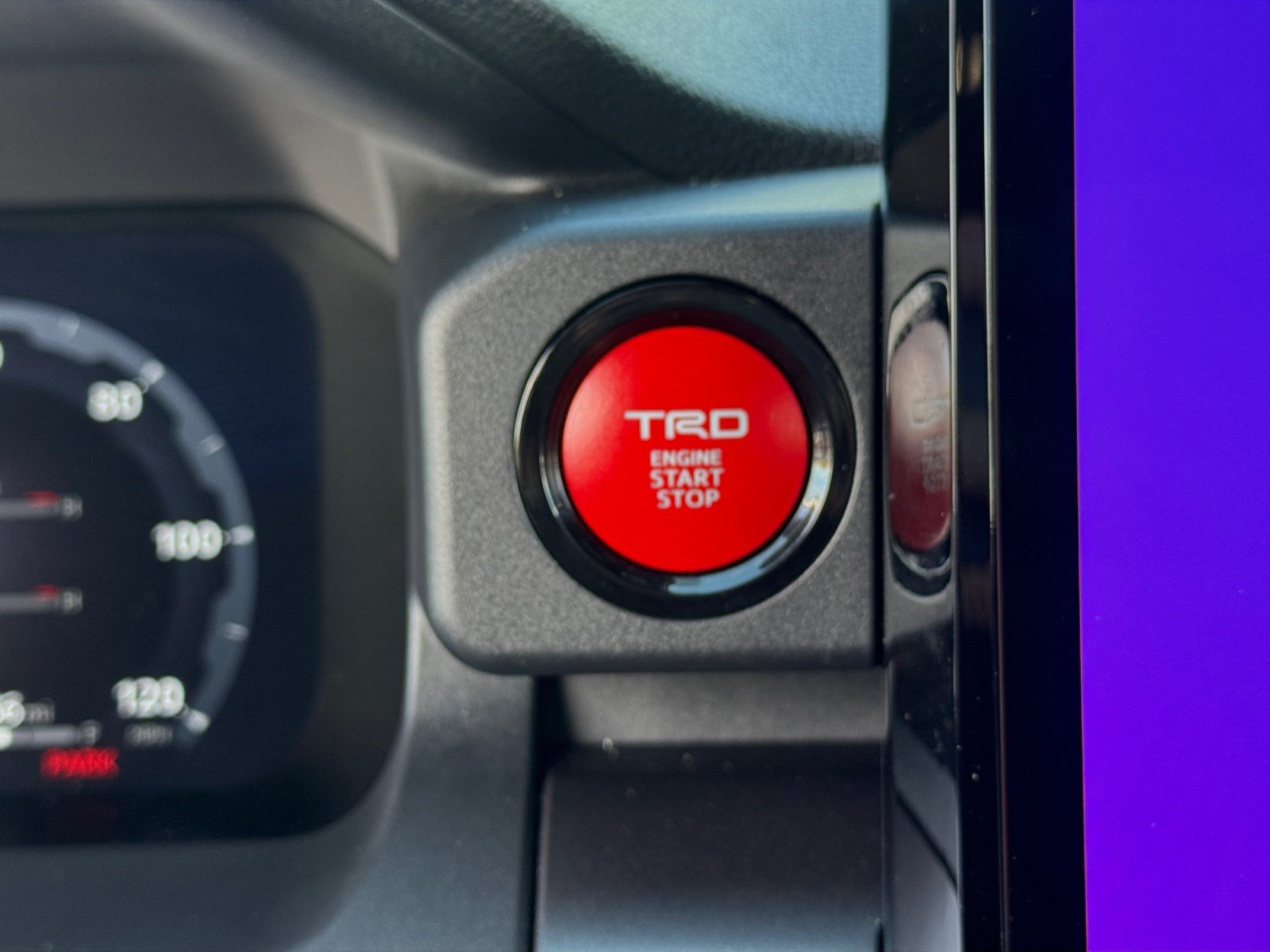Used 2025 Toyota 4Runner TRD Off-Road Premium AWD/4WD image 28
