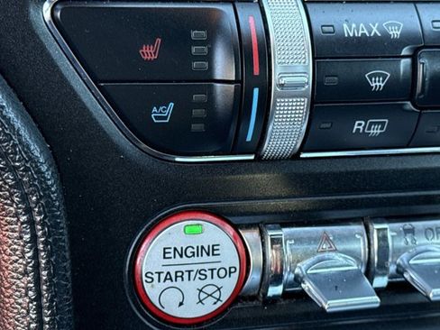 Used 2016 Ford Mustang Premium image 23