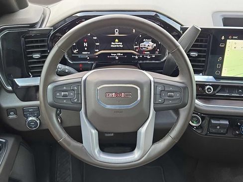 Used 2025 GMC Sierra 1500 SLT AWD/4WD image 18