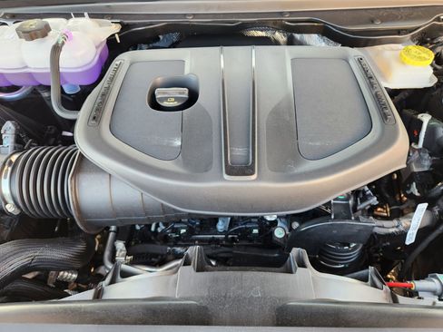 New 2026 RAM 1500 4x4 Crew Cab image 23