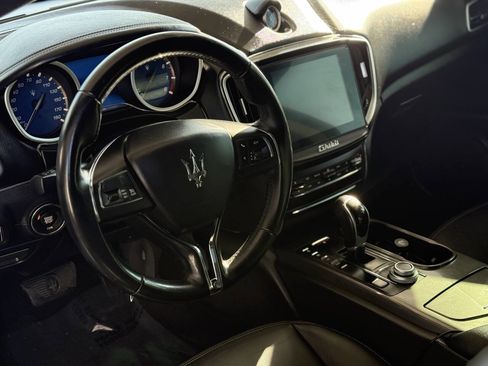 Used 2018 Maserati Ghibli S image 9