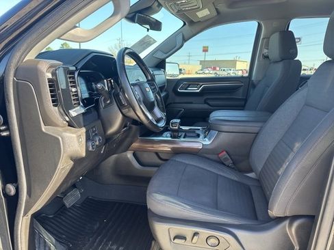 Used 2023 Chevrolet Silverado 1500 LT image 2