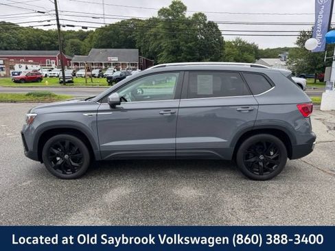 Used 2023 Volkswagen Taos SE w/ Panoramic Sunroof Package AWD/4WD image 8