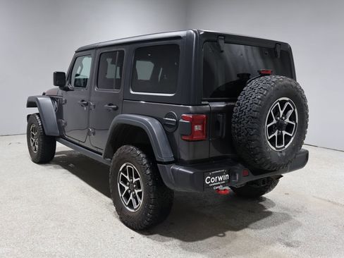 Used 2025 Jeep Wrangler Unlimited Rubicon image 6