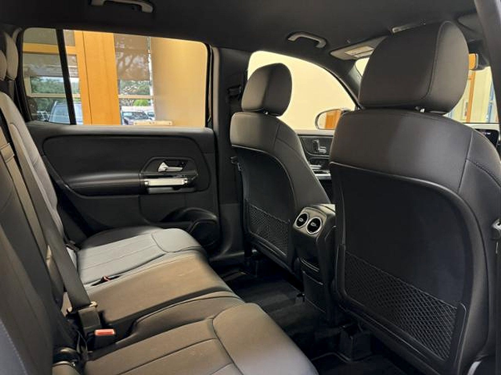 Used 2025 Mercedes-Benz GLB 250 image 19