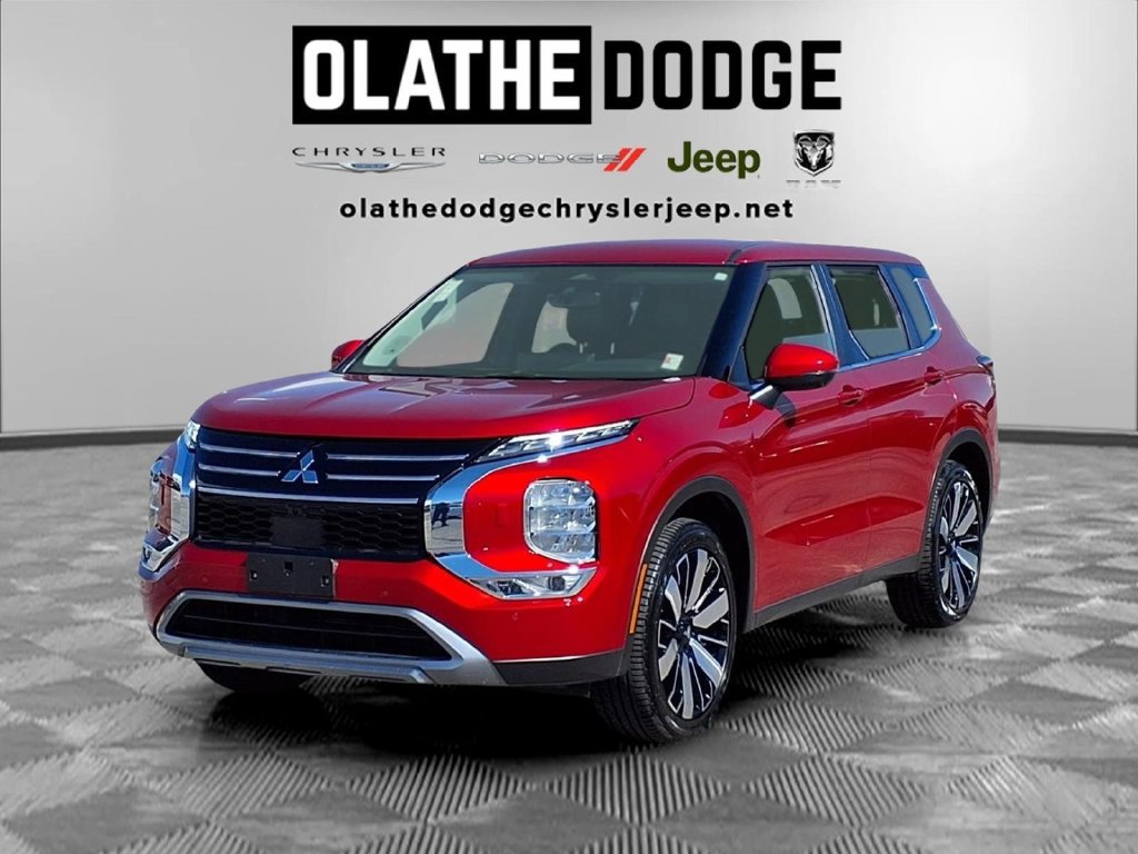 Used 2025 Mitsubishi Outlander SE AWD/4WD image 1
